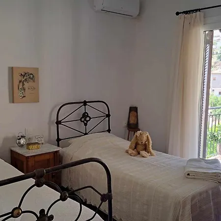 Heirlooms And Halos Monastiraki (Phocis)